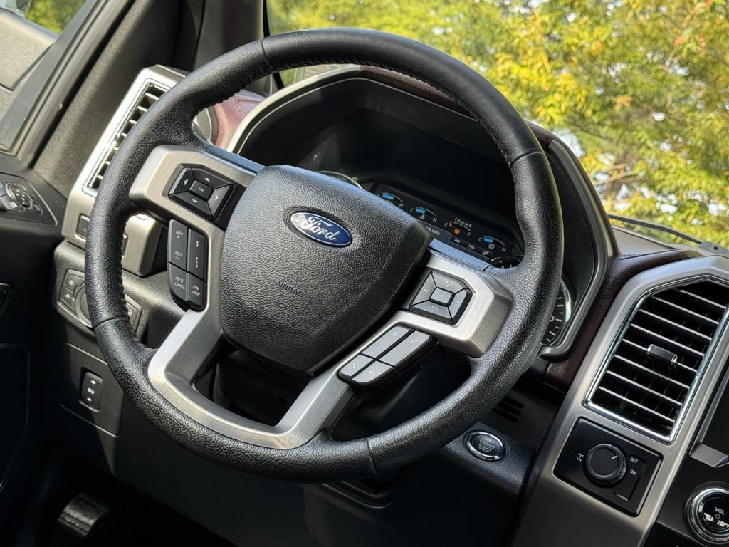 Used 2016 Ford F150 Platinum w/ Equipment Group 701A Luxury RWD image 13
