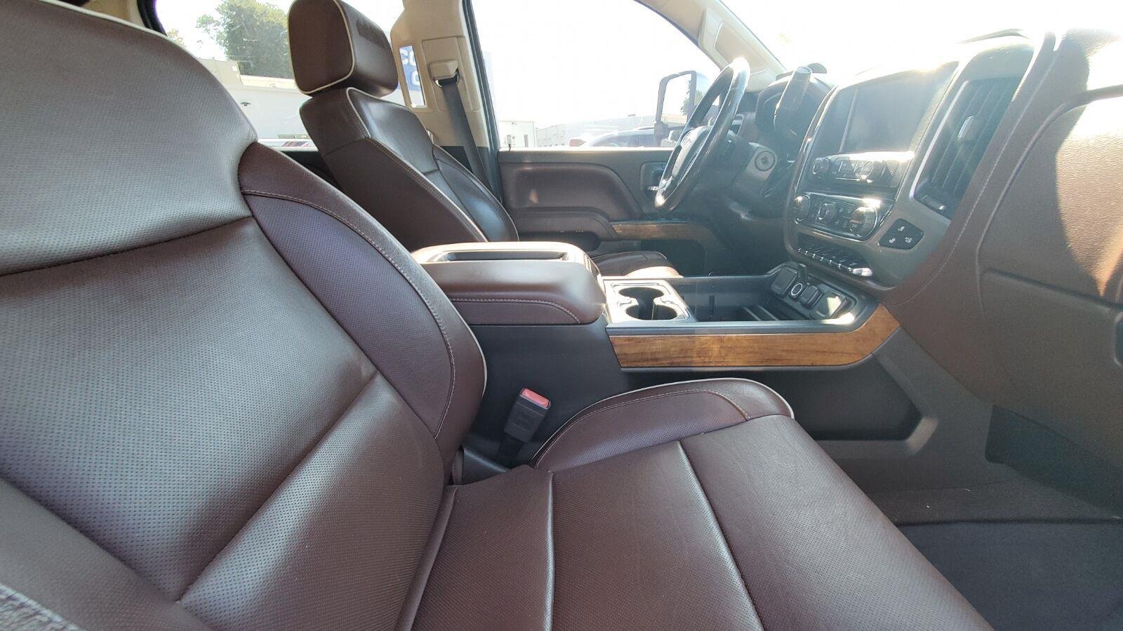 Used 2015 Chevrolet Silverado 2500 High Country w/ Duramax Plus Package AWD/4WD image 4