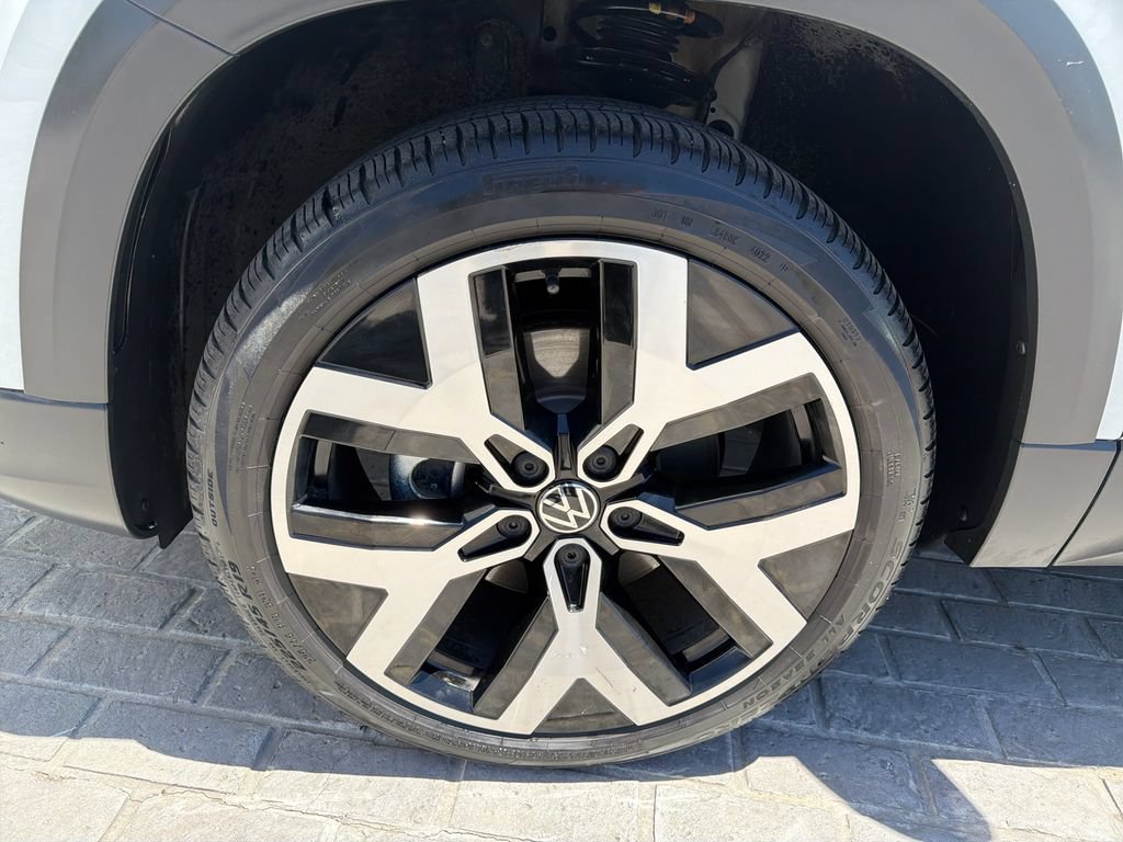 Certified 2023 Volkswagen Taos SEL AWD/4WD image 28