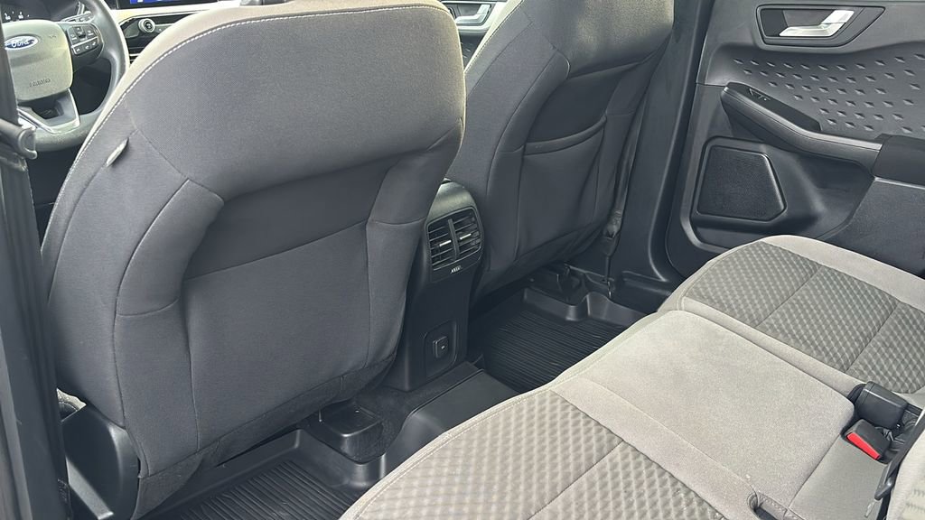 Used 2020 Ford Escape SE image 32