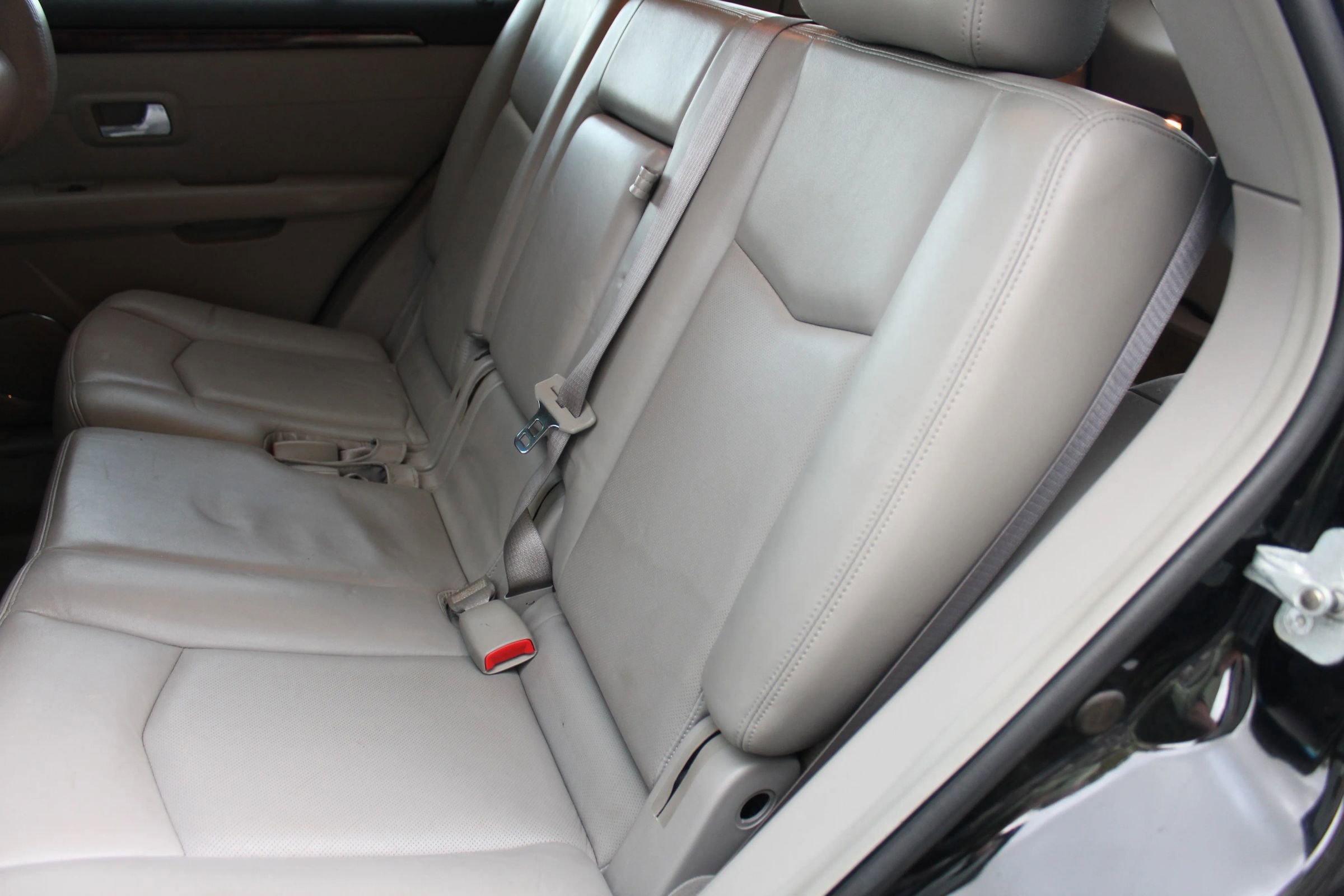 Used 2007 Cadillac SRX w/ Theater Package image 13