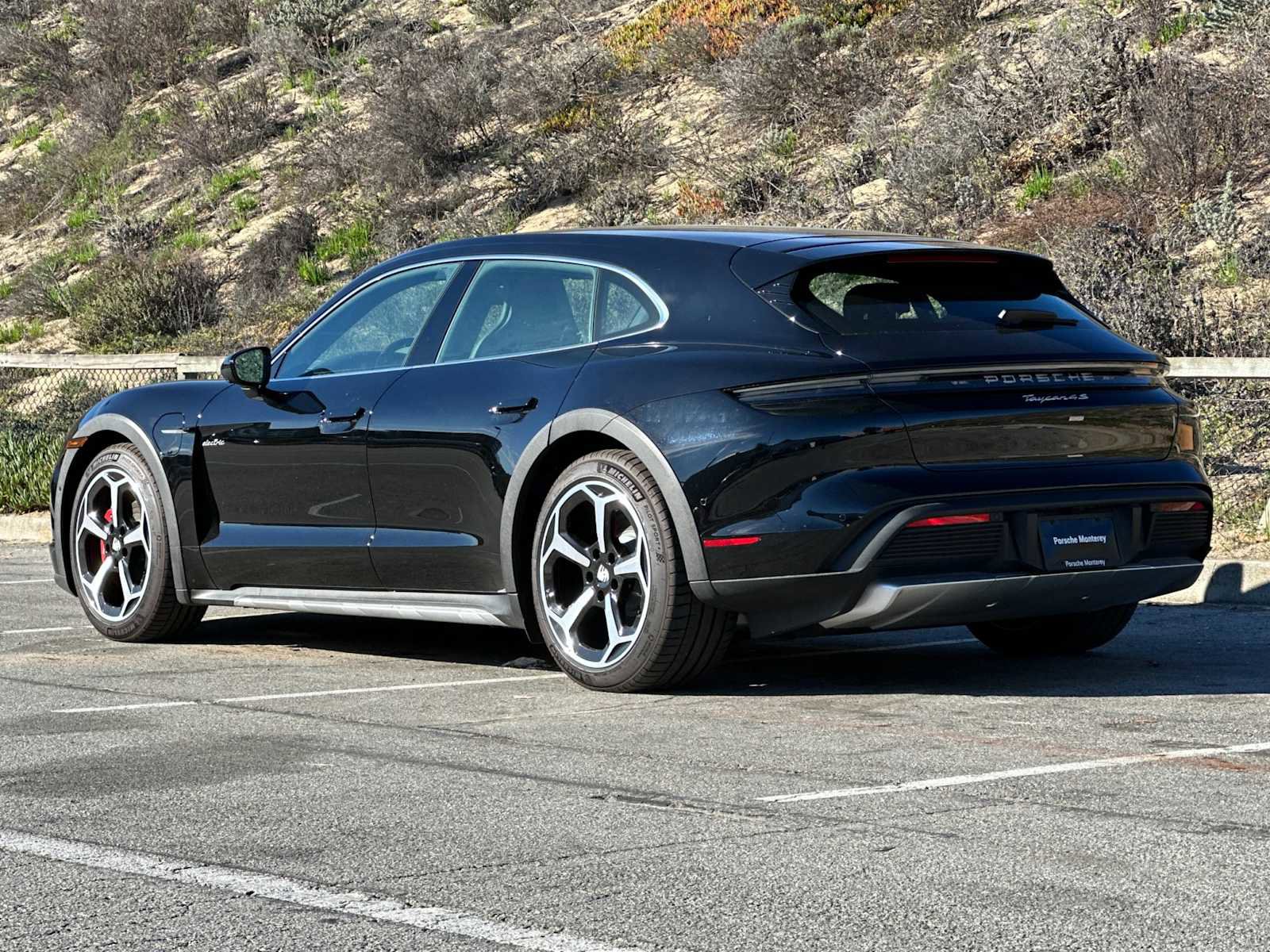 New 2025 Porsche Taycan 4S image 3