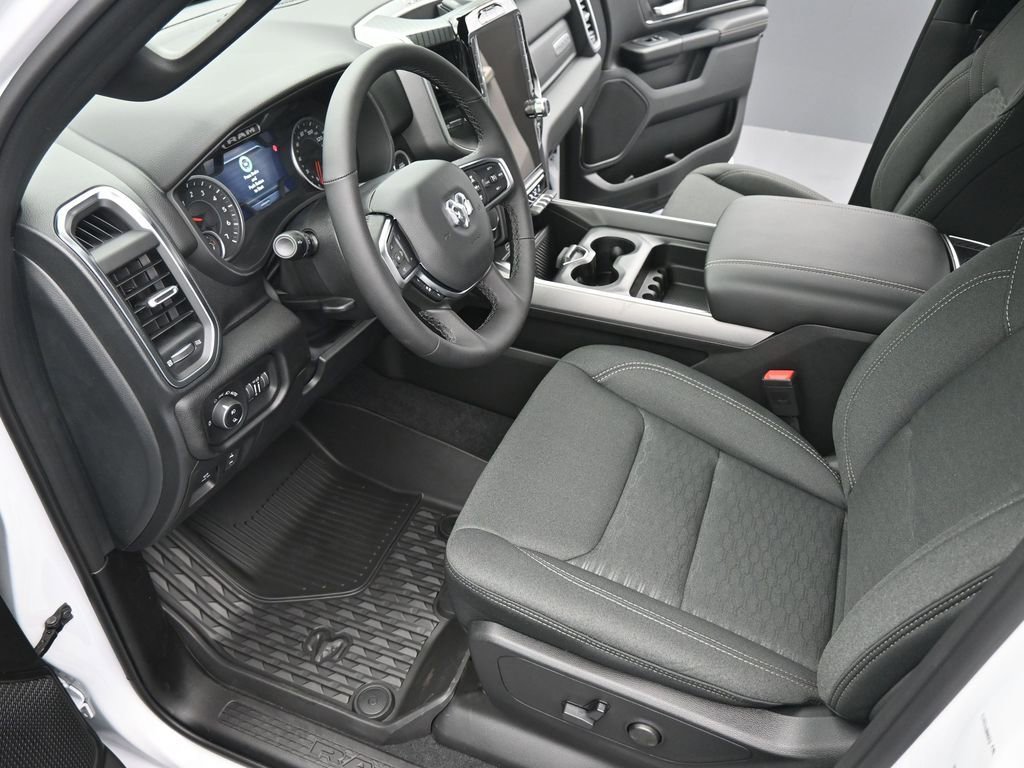 New 2026 RAM 1500 4x4 Crew Cab image 10