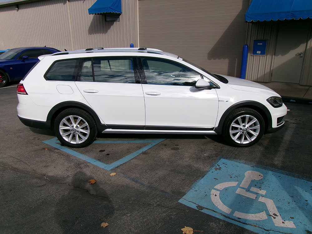 Used 2019 Volkswagen Golf Alltrack S image 10