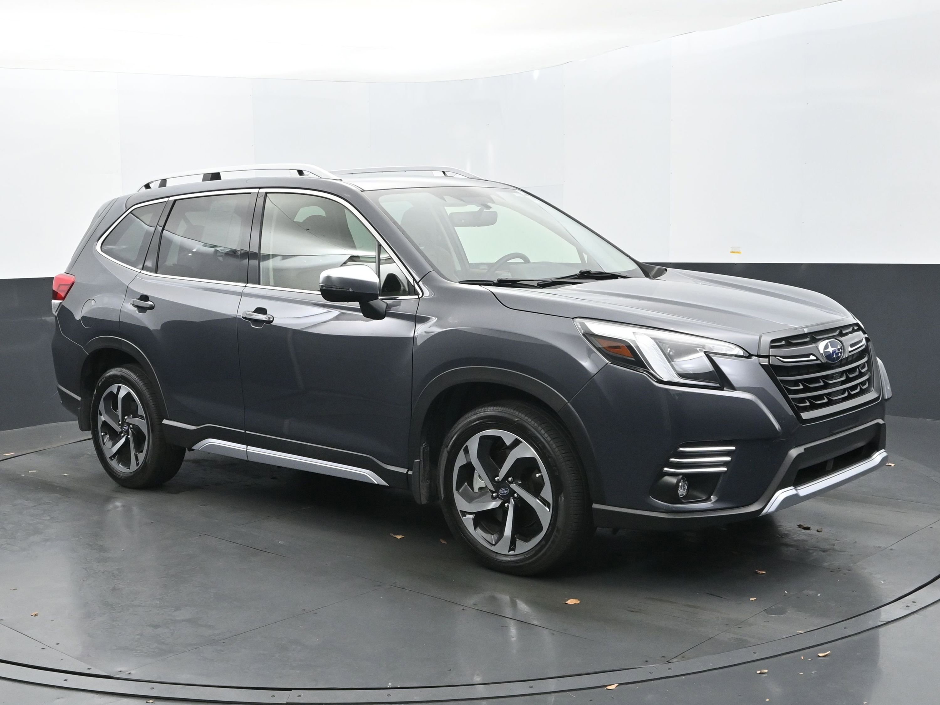 Used 2024 Subaru Forester Touring w/ Pop Package 2 image 7