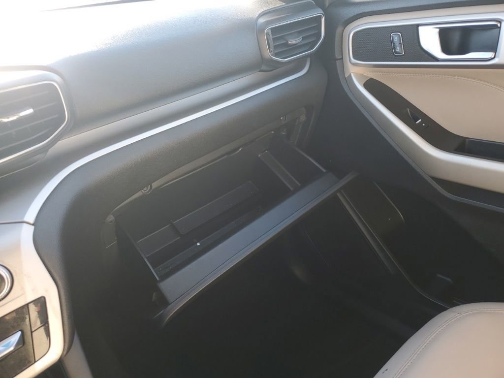 Used 2021 Ford Explorer XLT w/ Equipment Group 202A image 19