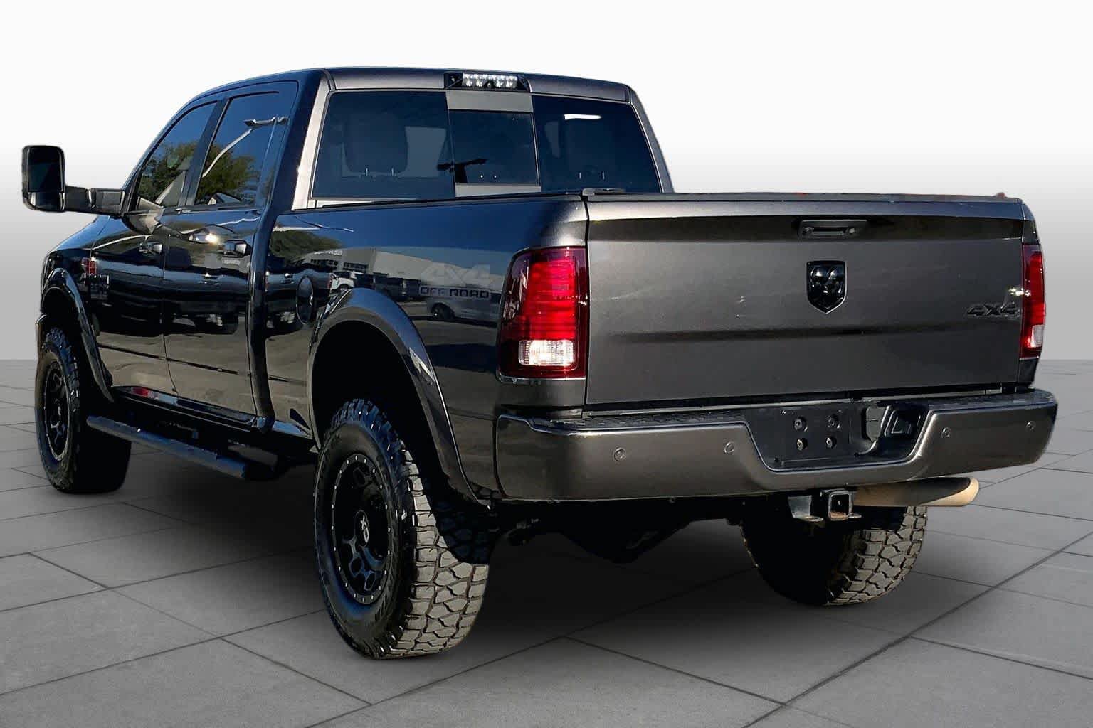 Used 2018 RAM 2500 Laramie w/ Sport Appearance Group AWD/4WD image 12