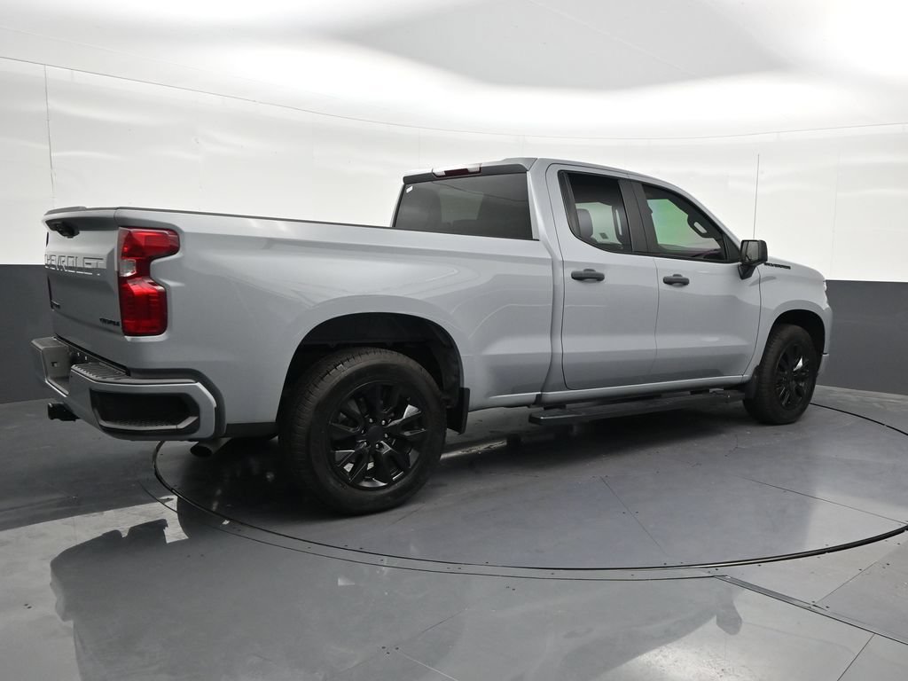 Used 2025 Chevrolet Silverado 1500 Custom RWD image 5