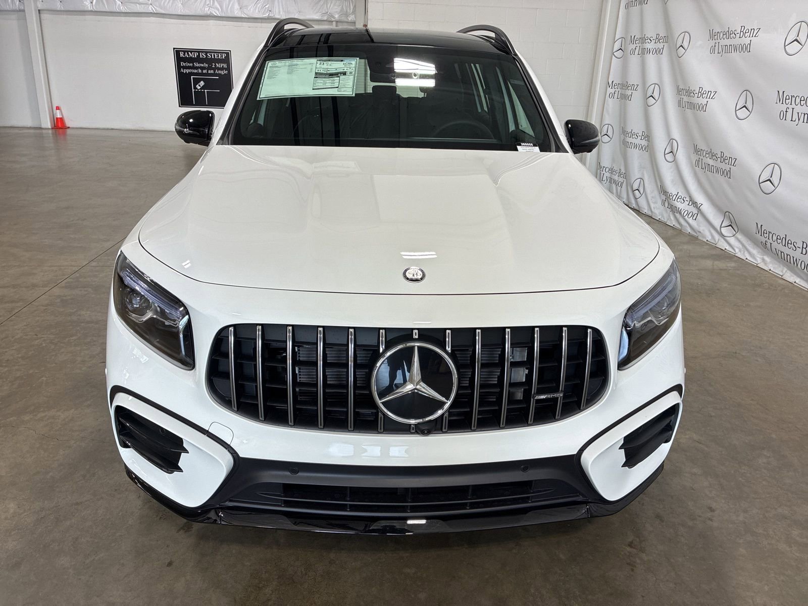 New 2026 Mercedes-Benz GLB 35 AMG 4MATIC image 2