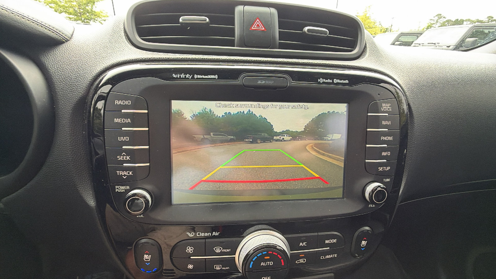 Used 2014 Kia Soul + w/ Primo Package FWD image 32