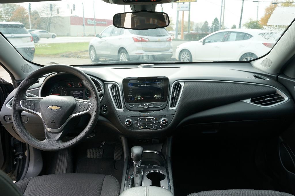 Used 2022 Chevrolet Malibu LT image 12