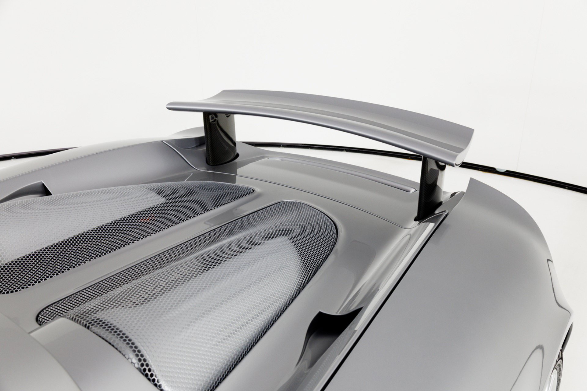 Used 2004 Porsche Carrera GT RWD image 72