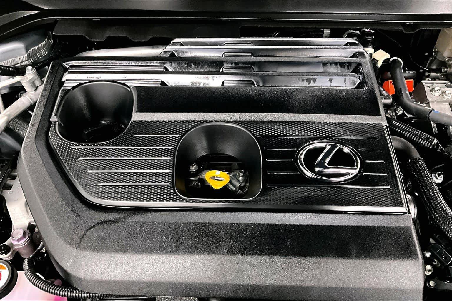 Used 2025 Lexus UX 300h FWD w/ Accessory Package (Z2) image 31