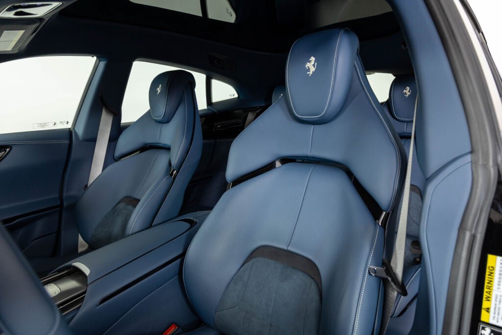 Certified 2025 Ferrari Purosangue AWD/4WD image 41