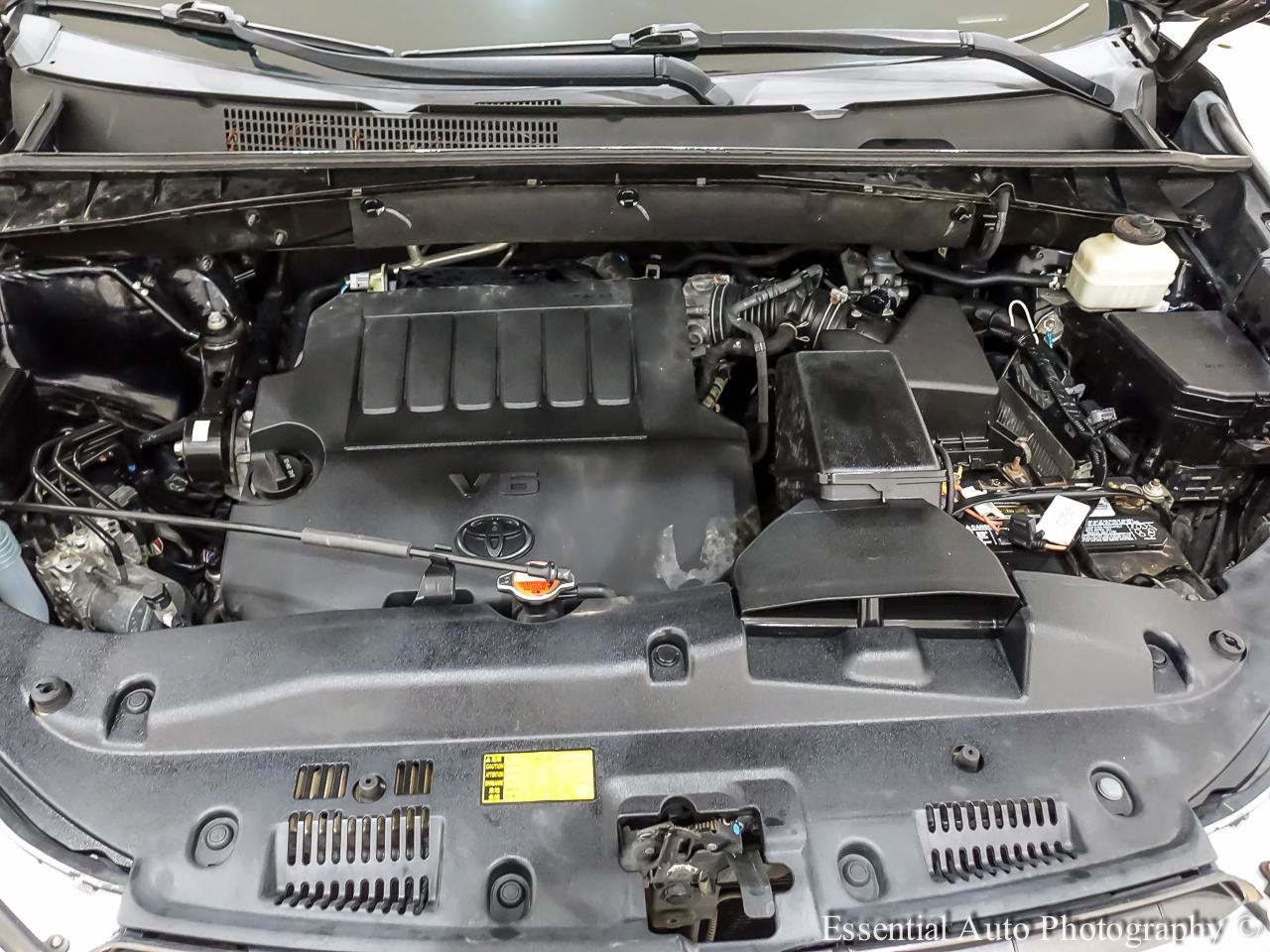 Used 2016 Toyota Highlander LE AWD/4WD image 34