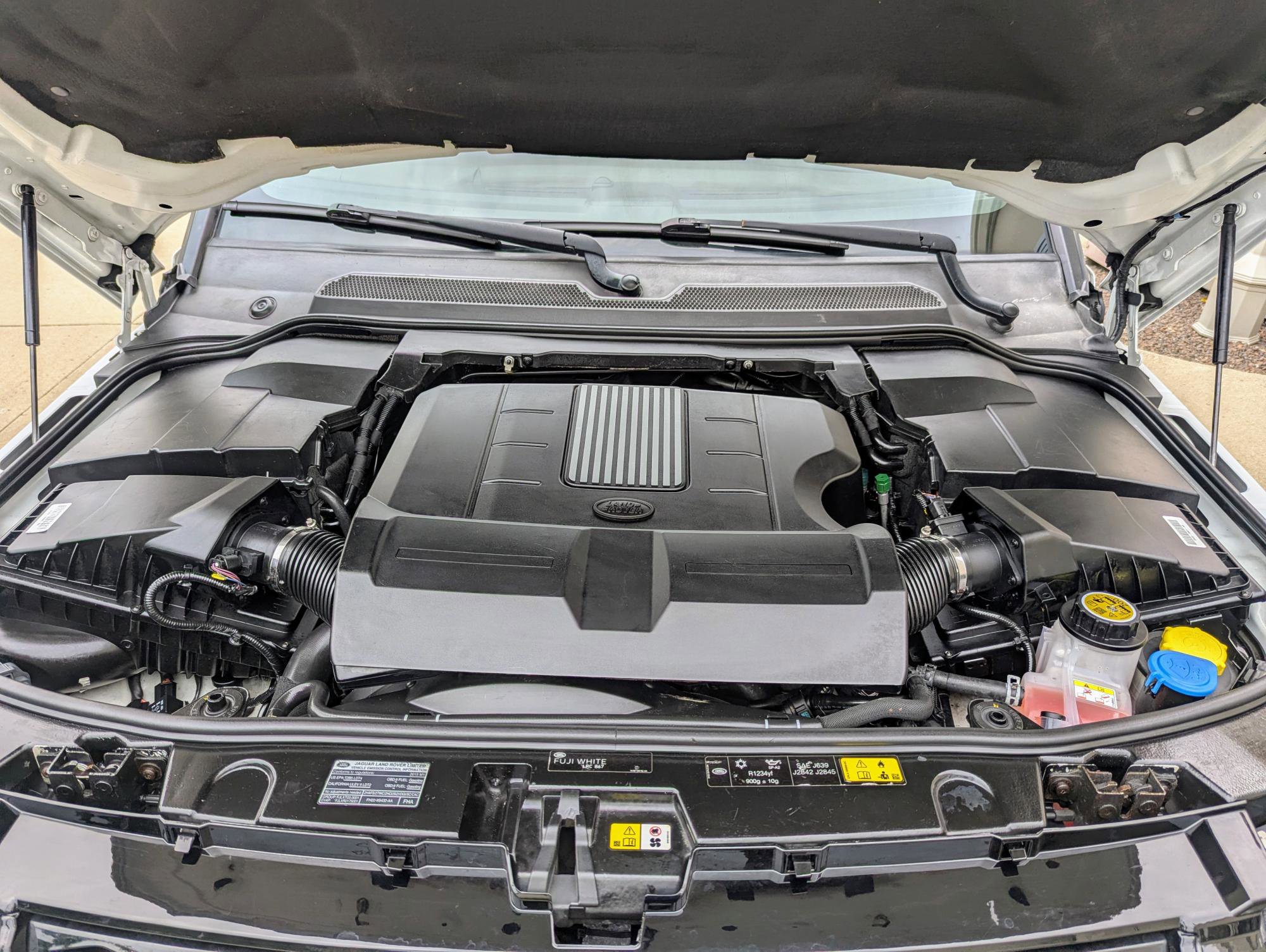 Used 2015 Land Rover LR4 HSE LUX image 20