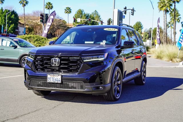 Used 2025 Honda Pilot Black Edition image 4