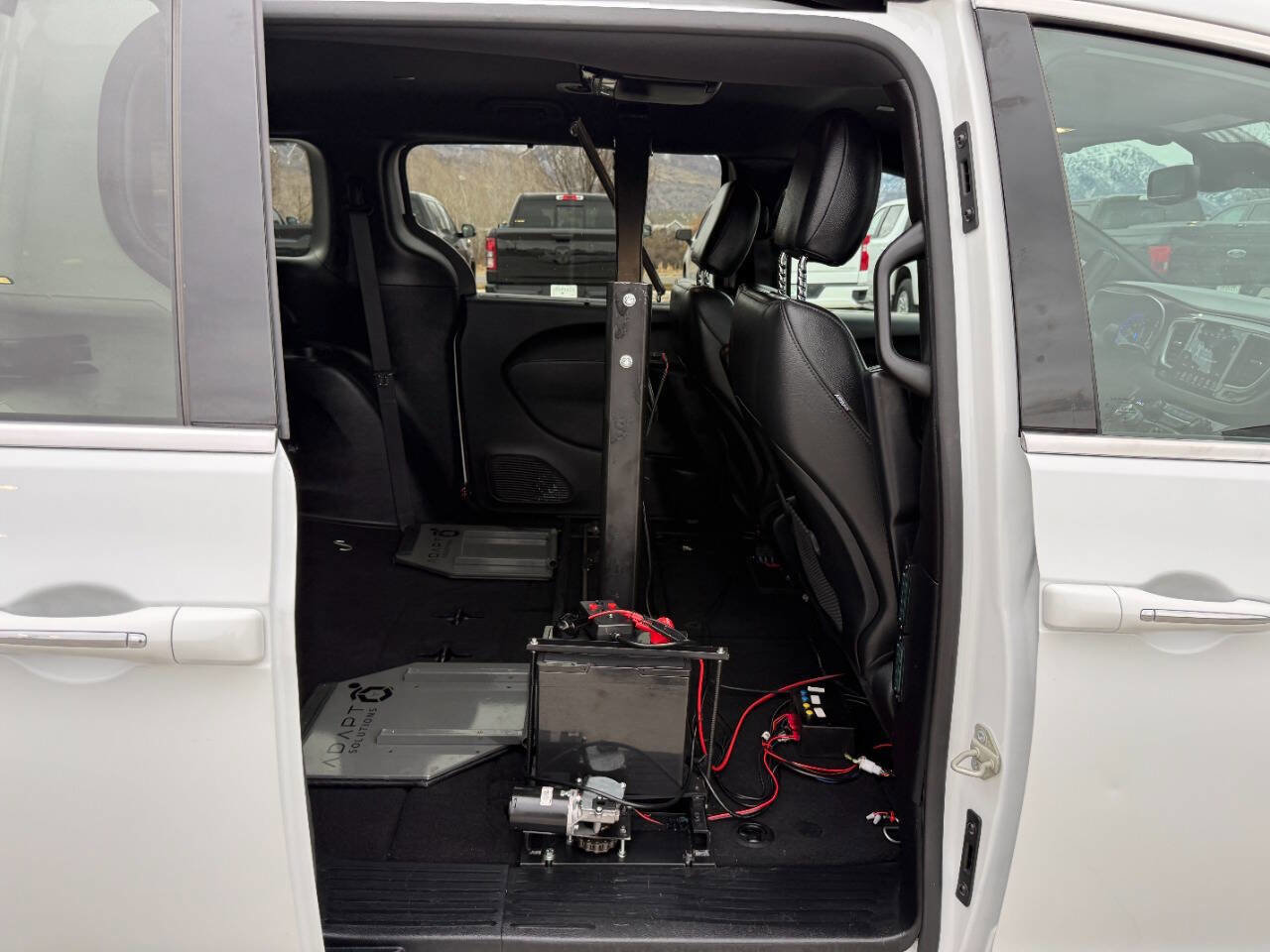 Used 2020 Chrysler Pacifica Touring-L image 25