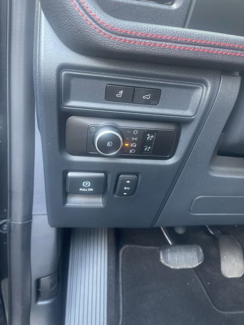 Used 2023 Ford Expedition Limited image 6