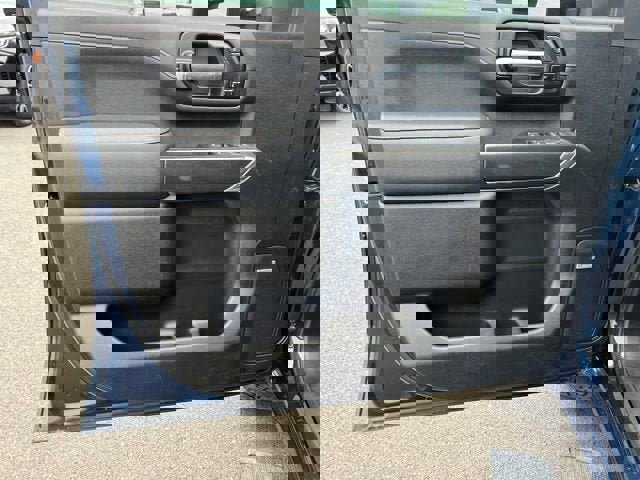 Used 2022 GMC Sierra 2500 AT4 w/ AT4 Preferred Package image 10