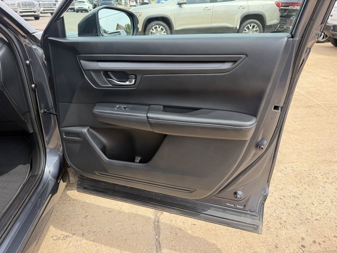 Used 2025 Honda CR-V LX image 21