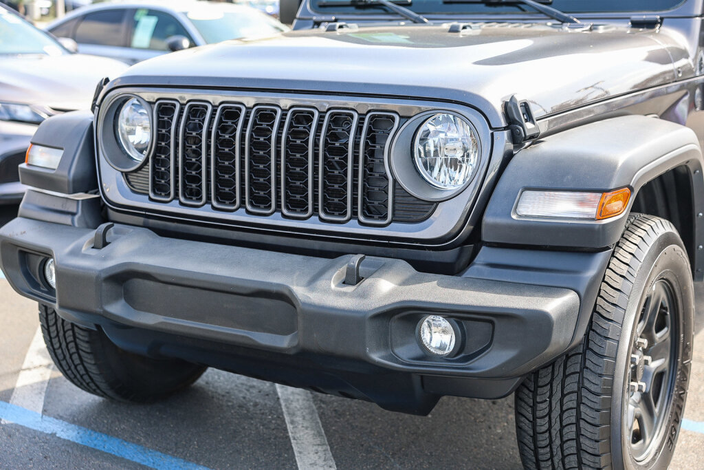 Used 2024 Jeep Wrangler Unlimited Sport AWD/4WD image 17