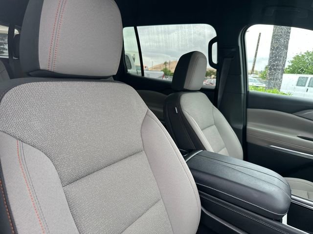 Used 2025 Chevrolet Traverse LT AWD/4WD image 34