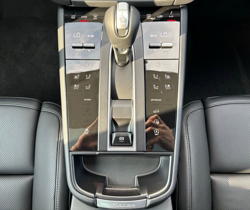 New 2026 Porsche Macan image 21