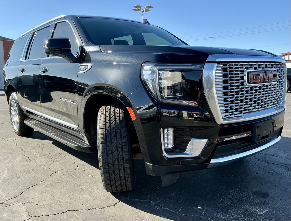 Used 2021 GMC Yukon XL Denali image 2