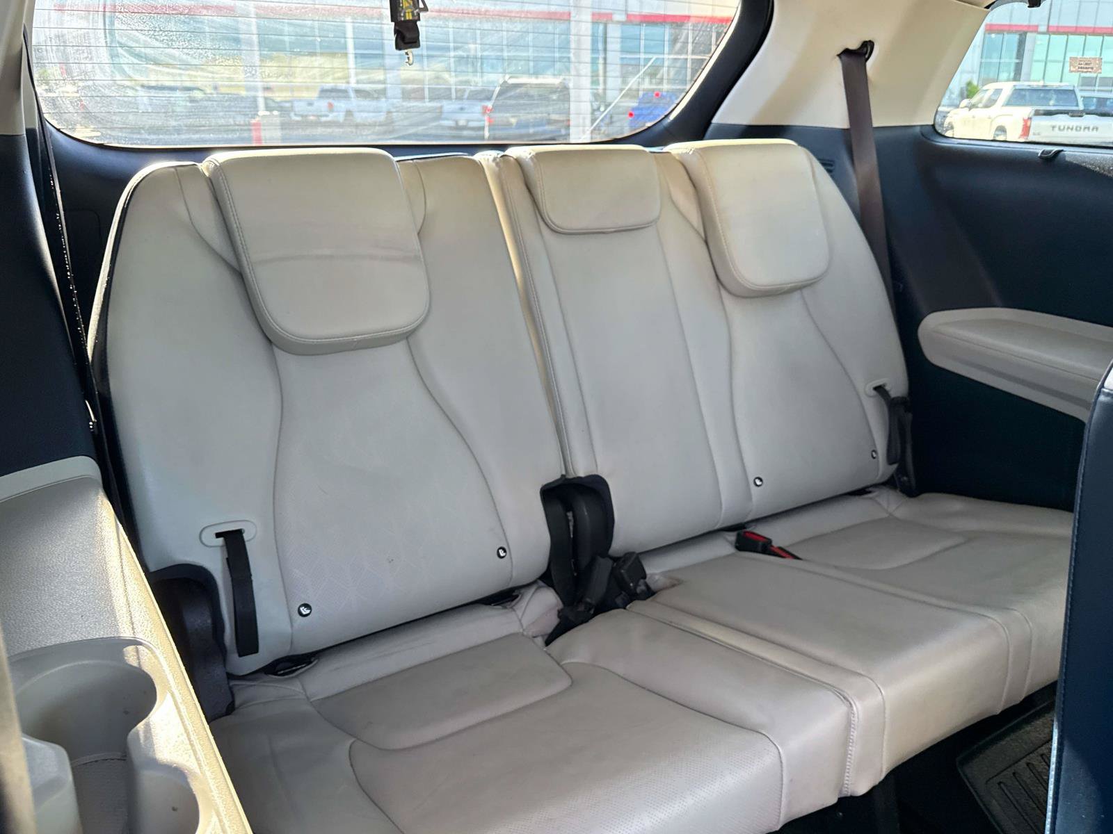 Used 2025 Kia Carnival SX w/ SX Dark Edition Package FWD image 17