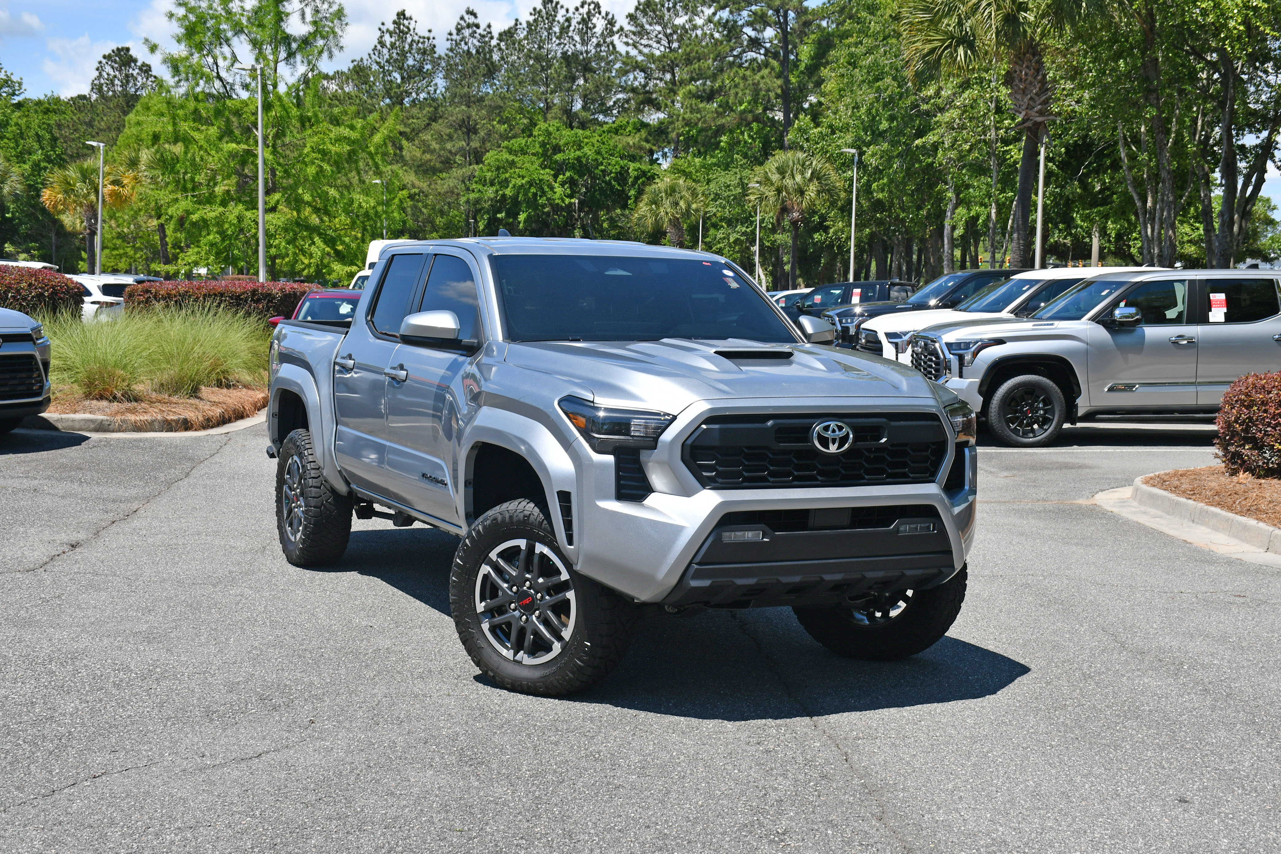 Used 2025 Toyota Tacoma TRD Sport AWD/4WD image 6