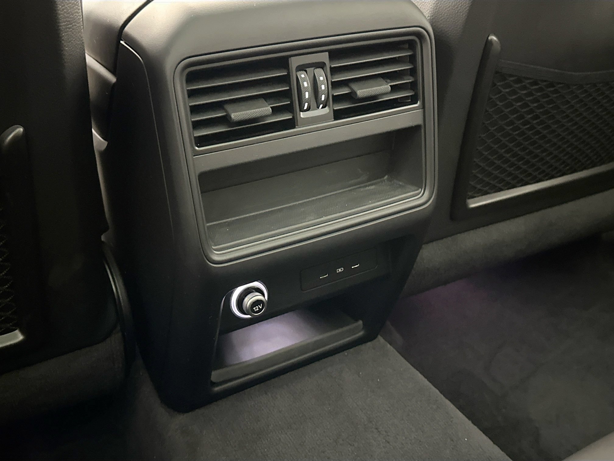 Used 2025 Porsche Cayenne GTS AWD/4WD image 25