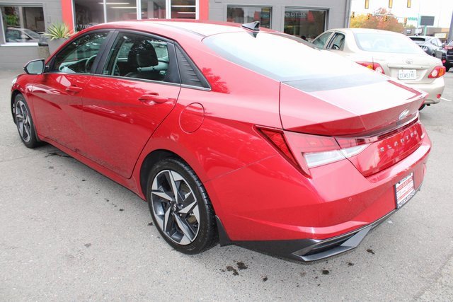 Used 2022 Hyundai Elantra Limited image 6