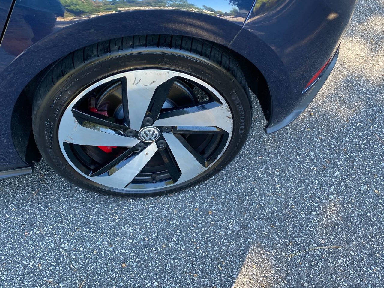 Used 2018 Volkswagen GTI SE FWD image 9
