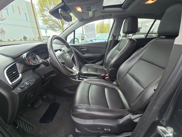 Used 2017 Chevrolet Trax Premier w/ Driver Confidence II Package AWD/4WD image 24