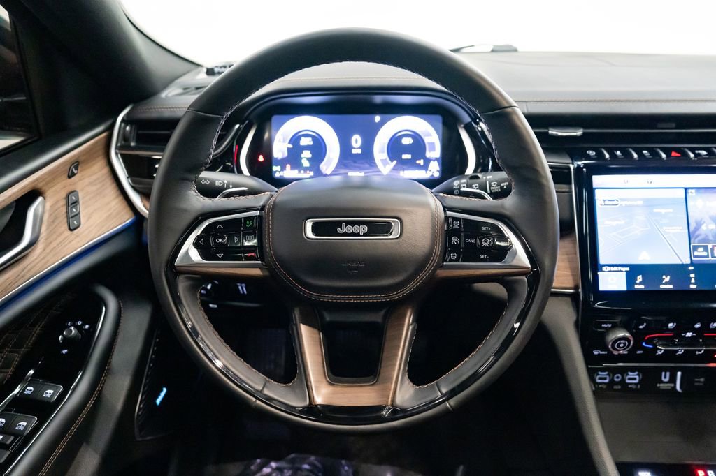 Used 2023 Jeep Grand Cherokee L Summit w/ Advanced Protech Group IV image 15