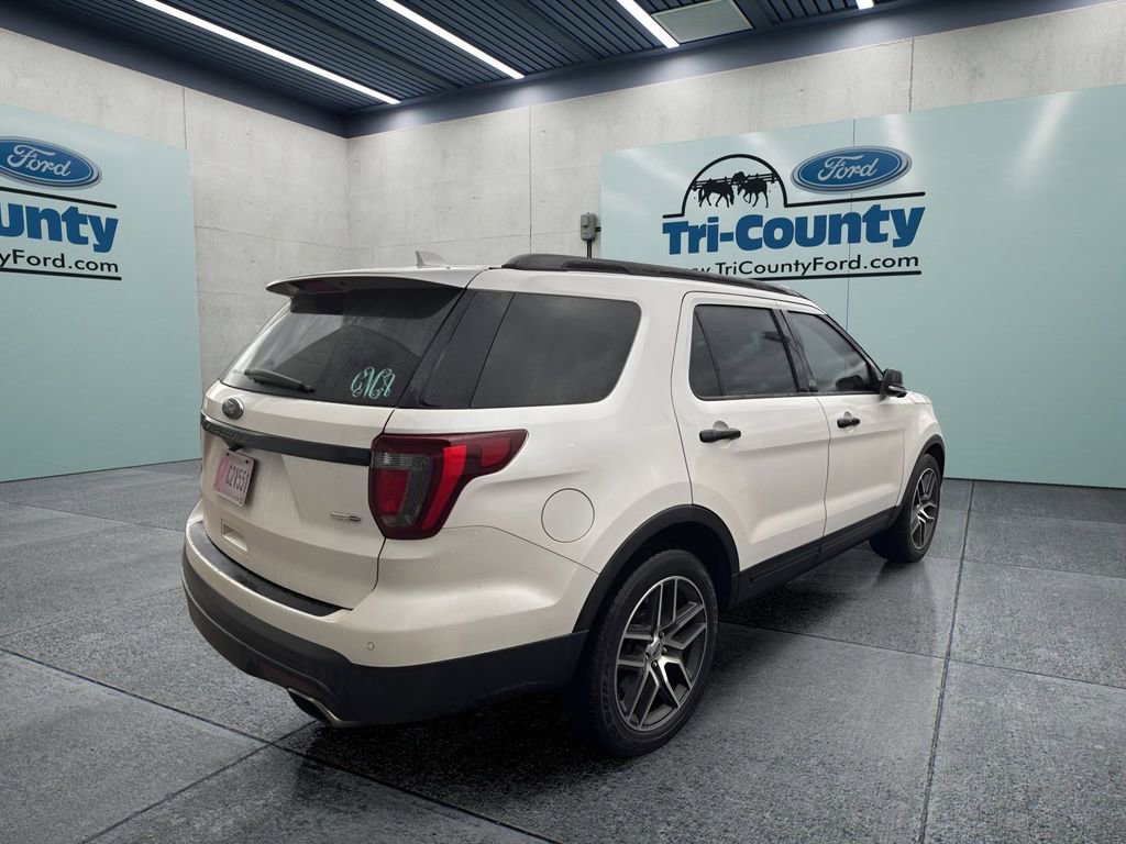 Used 2017 Ford Explorer Sport w/ Equipment Group 401A AWD/4WD image 4
