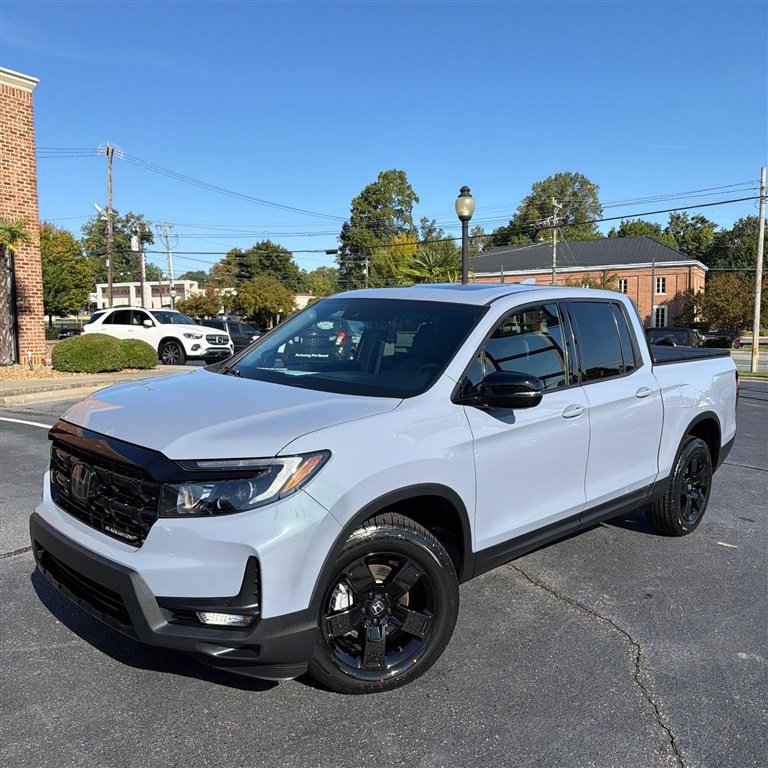 Used 2024 Honda Ridgeline Black Edition image 3