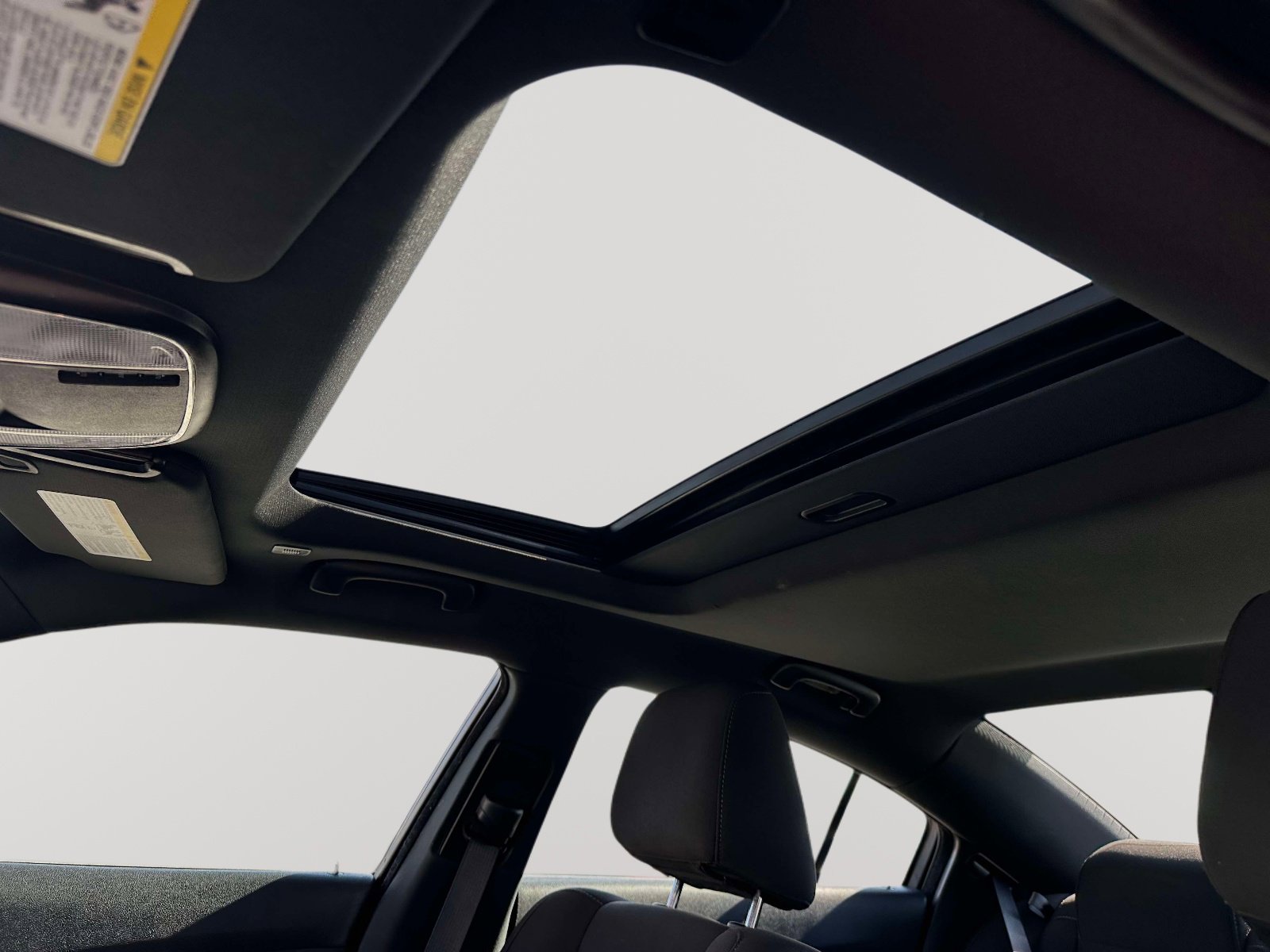 Used 2023 Dodge Charger SXT w/ Blacktop Package image 8