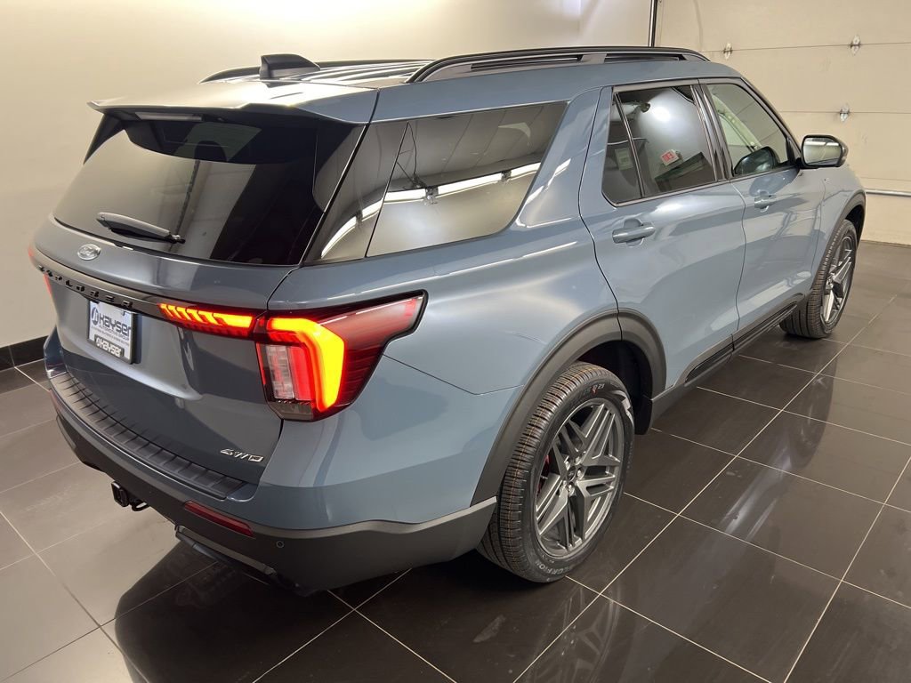 New 2026 Ford Explorer ST-Line image 6