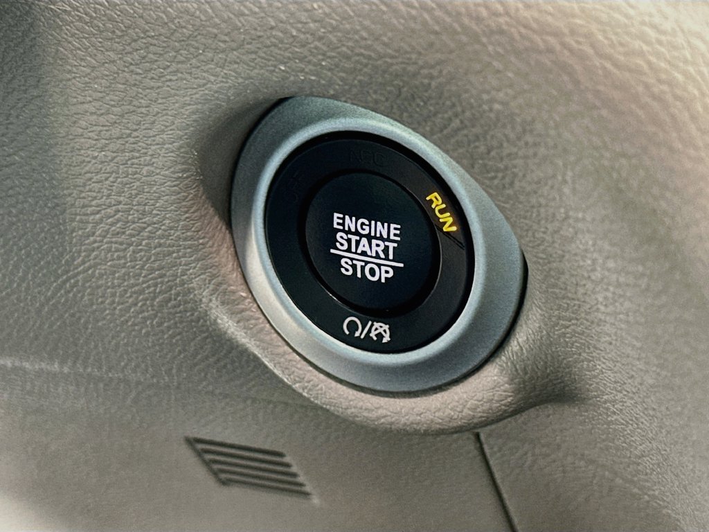 Certified 2023 Chrysler Pacifica Touring-L FWD image 22