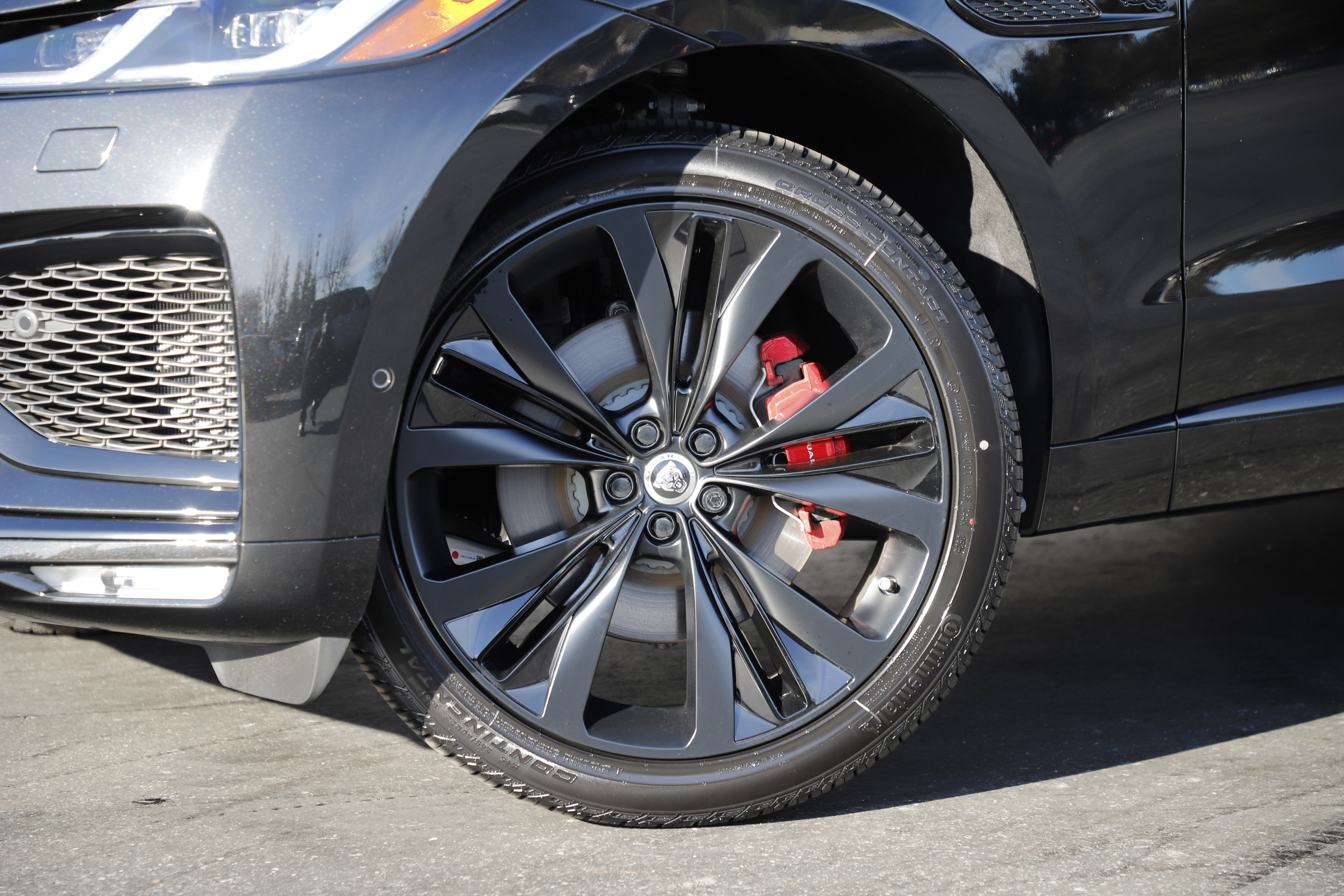 New 2026 Jaguar F-PACE R-Dynamic S AWD/4WD image 2