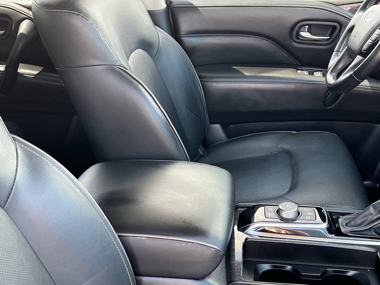 Certified 2023 INFINITI QX80 Luxe w/ All-Season Package RWD image 10