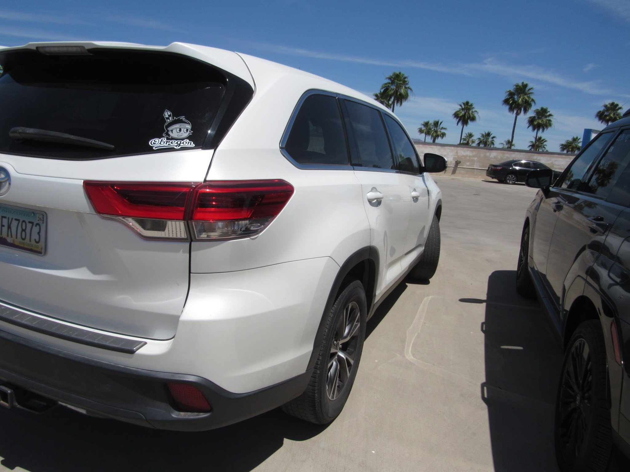 Used 2019 Toyota Highlander LE FWD image 3