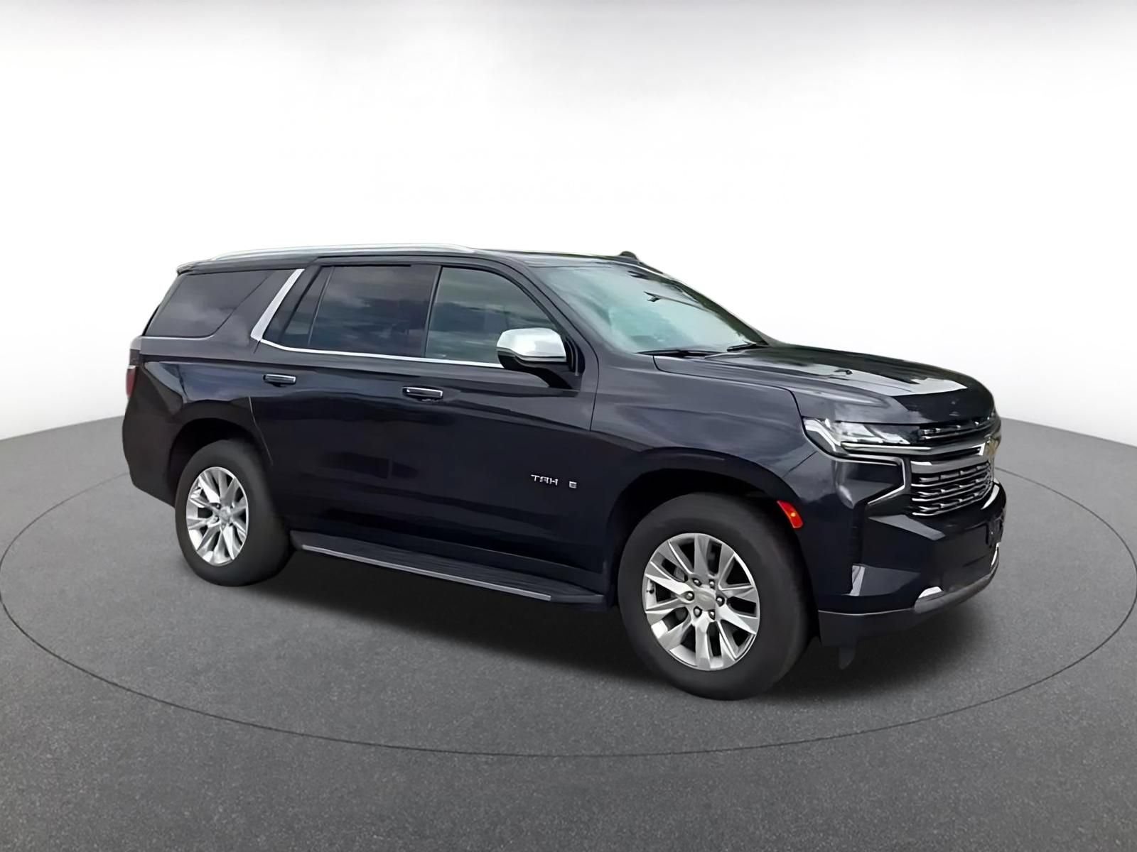 Used 2023 Chevrolet Tahoe Premier AWD/4WD image 2