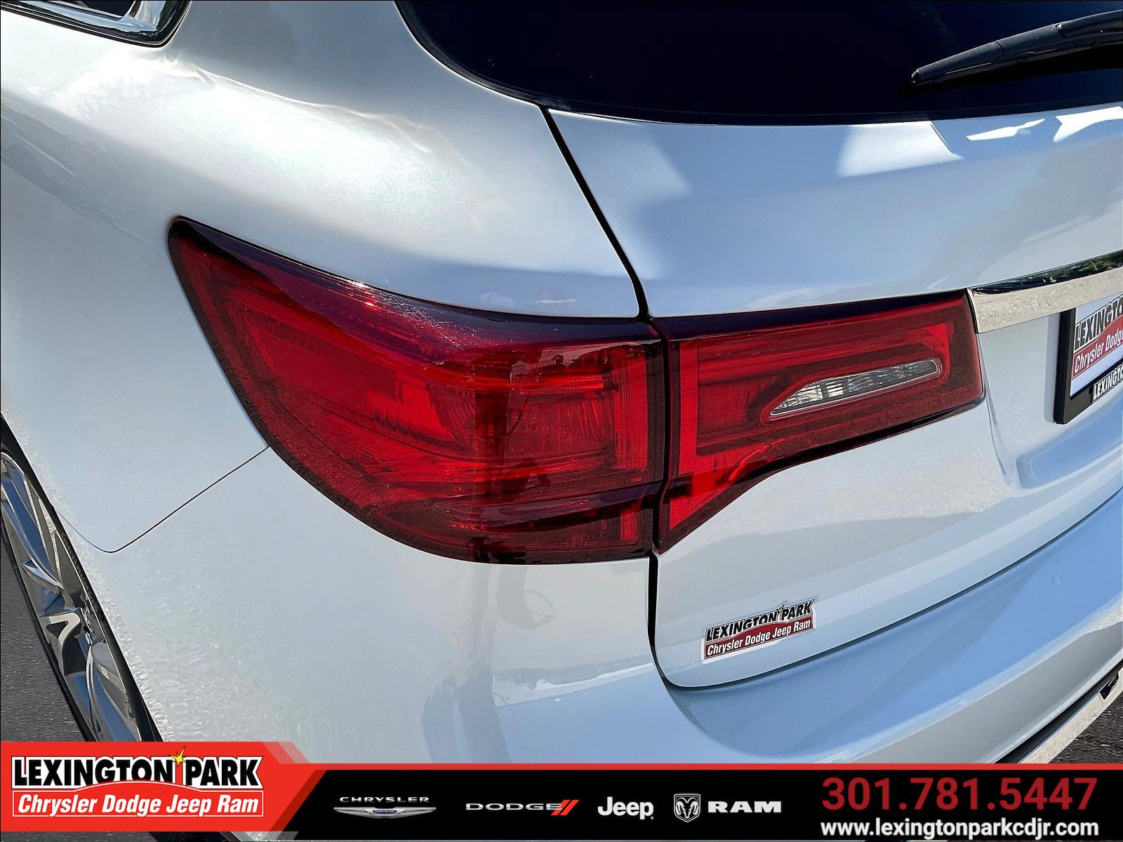 Used 2017 Acura MDX w/ Technology Package AWD/4WD image 22