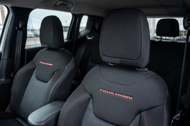 Used 2023 Jeep Renegade Trailhawk AWD/4WD image 28