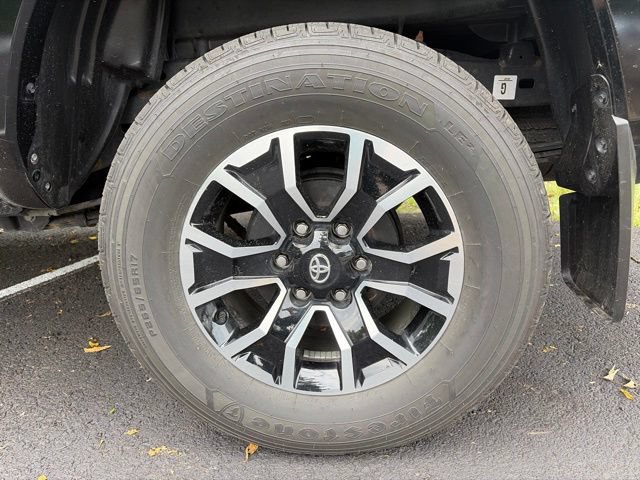 Used 2022 Toyota Tacoma TRD Sport w/ Technology Package AWD/4WD image 11