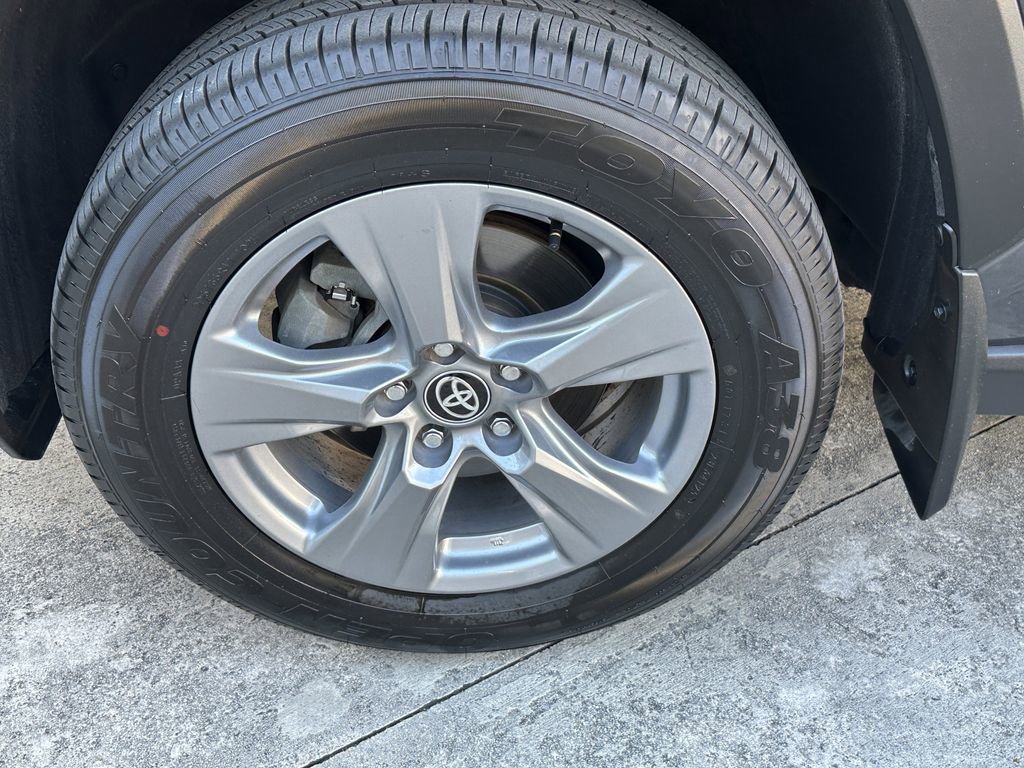 Used 2024 Toyota RAV4 XLE Premium image 4