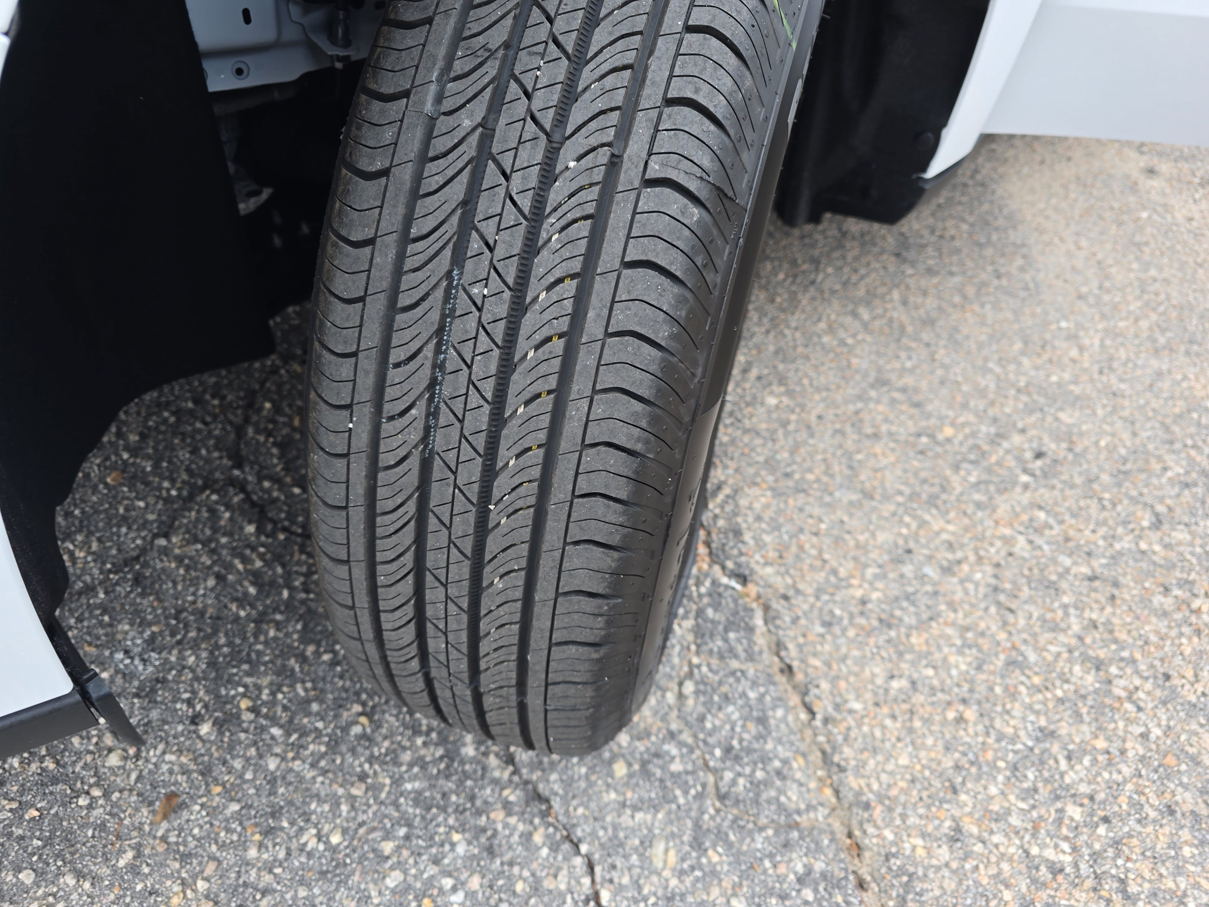 New 2025 Ford Maverick XL w/ Equipment Group 102A image 35